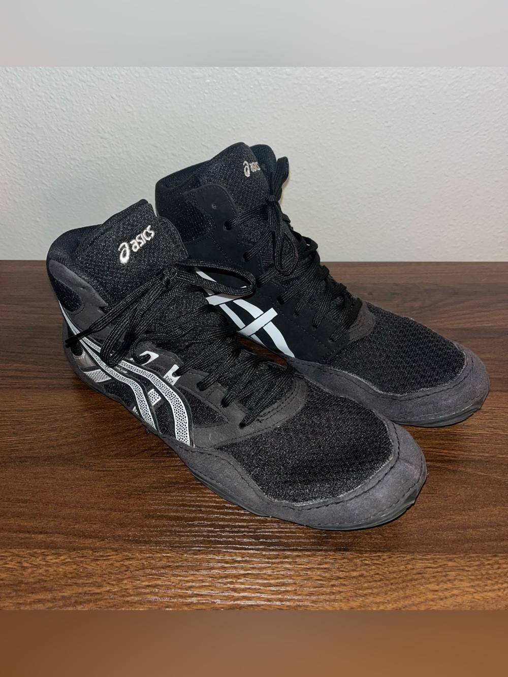 ASICS Snapdown 4 Wrestling Shoes Mens Size 11 Black White Excellent Condition